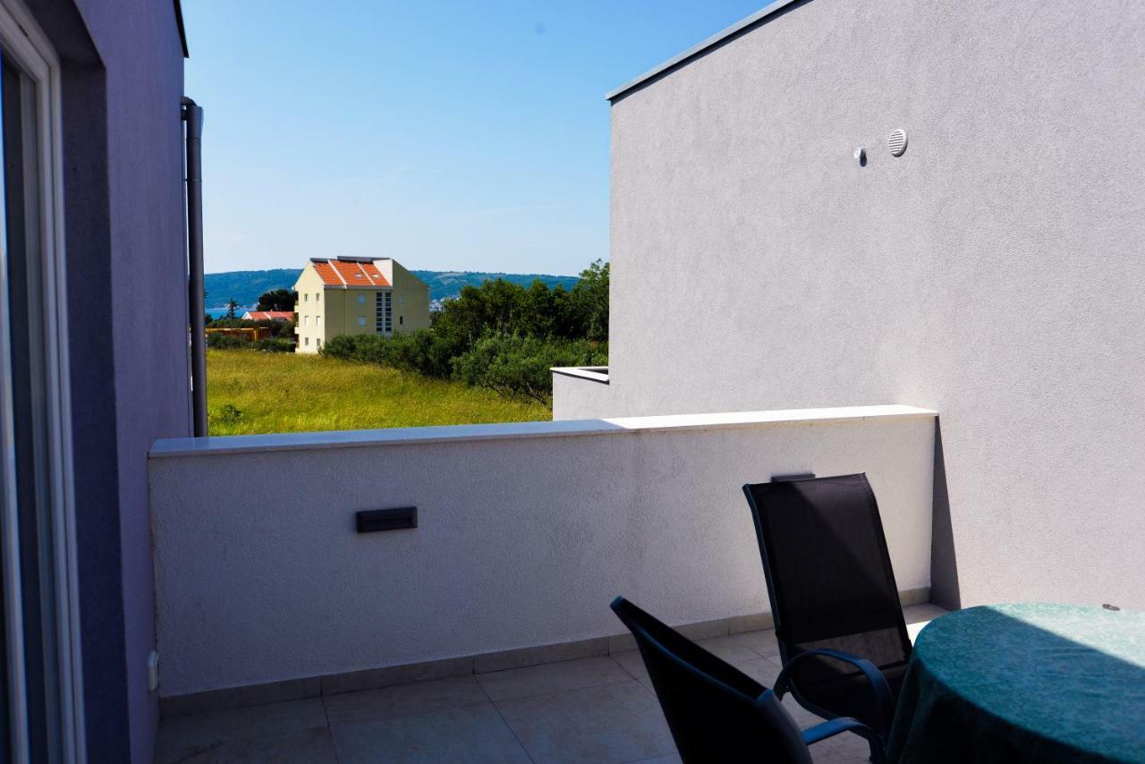 Honey Apartment Каштела Екстер'єр фото