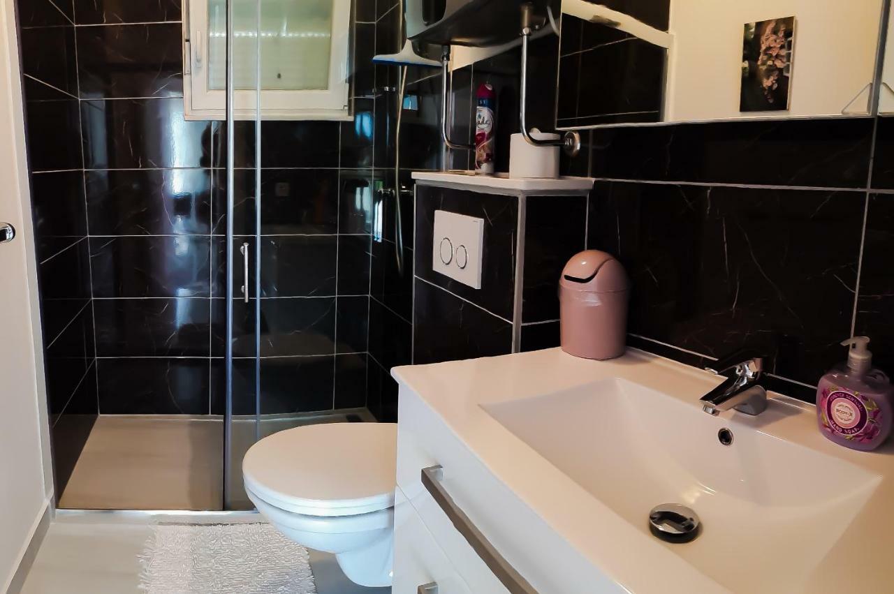 Honey Apartment Каштела Екстер'єр фото