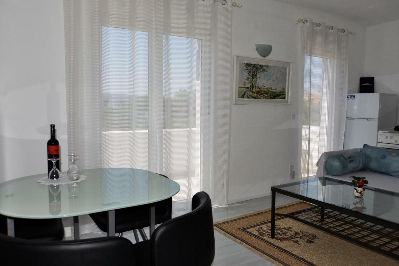 Honey Apartment Каштела Екстер'єр фото